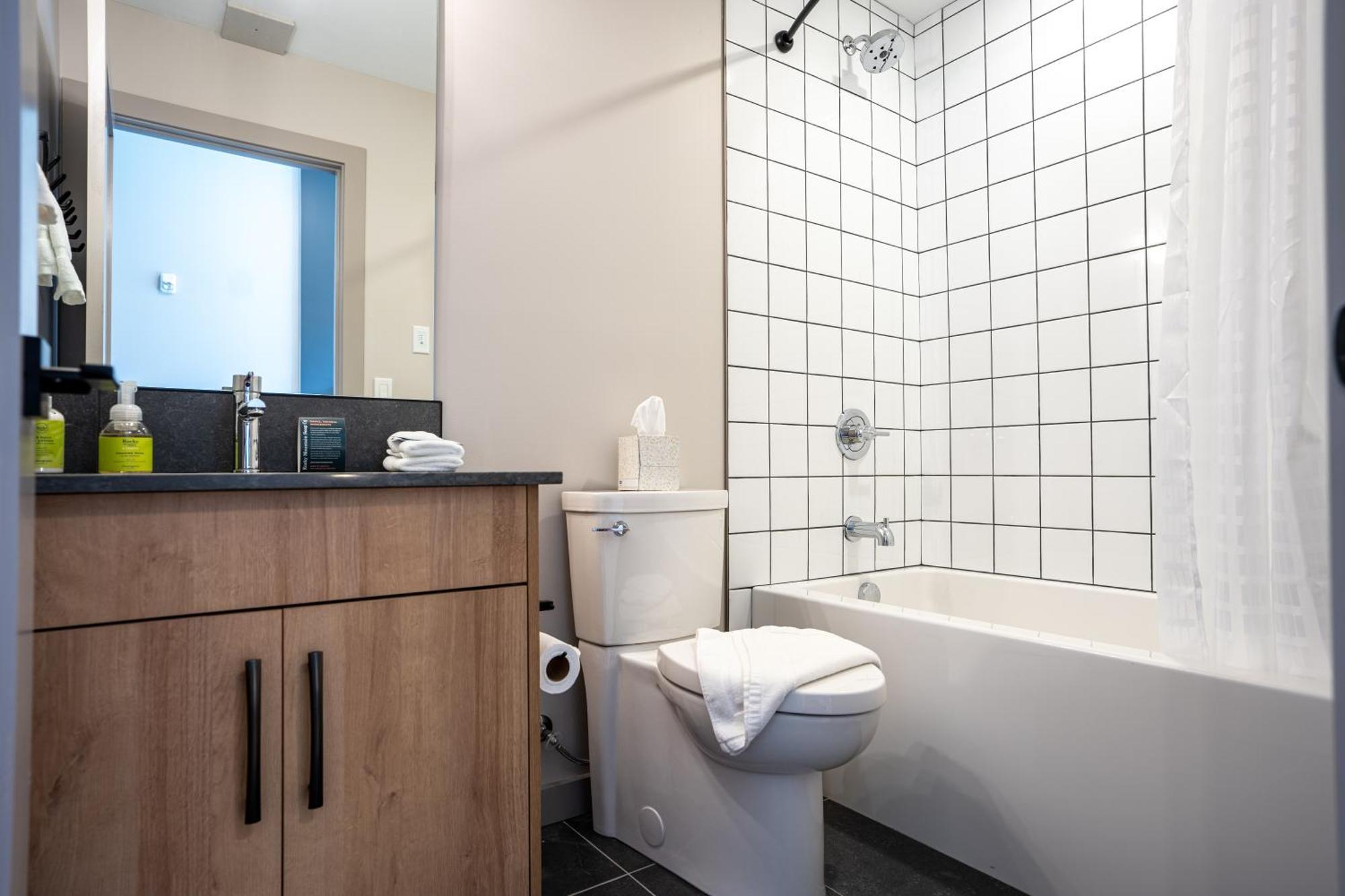 Basecamp Suites ريفيلستوك المظهر الخارجي الصورة