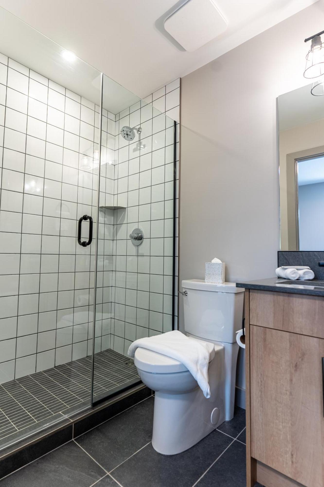 Basecamp Suites ريفيلستوك الغرفة الصورة
