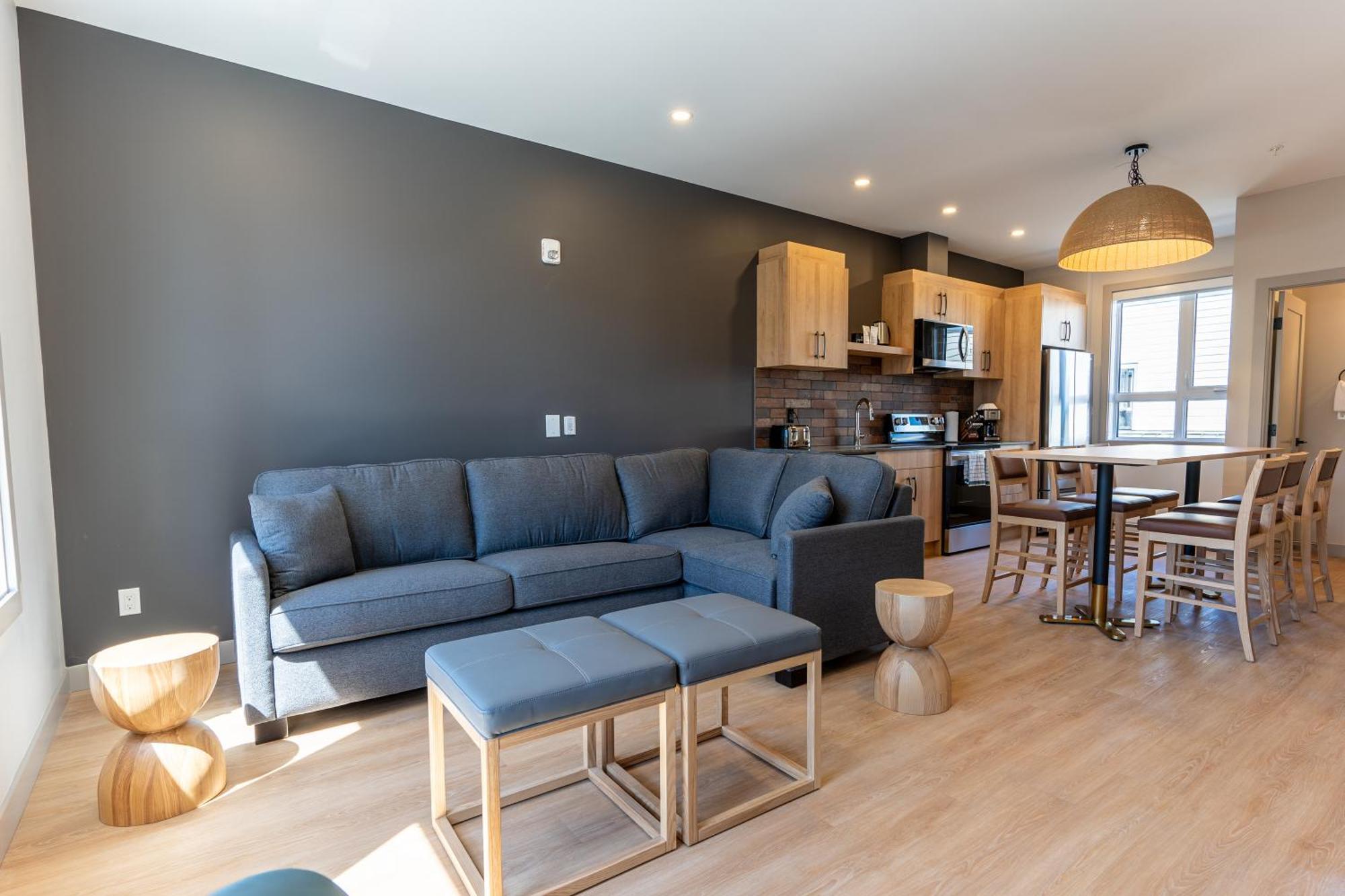 Basecamp Suites ريفيلستوك الغرفة الصورة